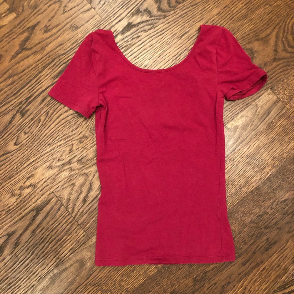 Slightly scooped back Tee shirt